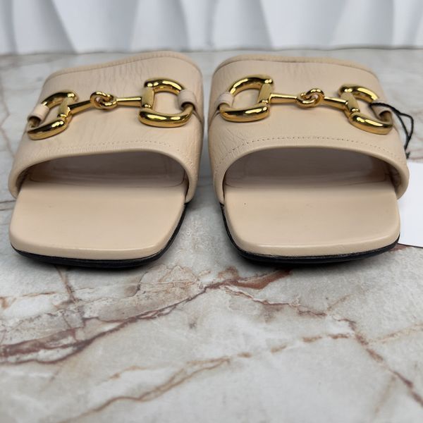 Horsebit Logo Sandal Flat Beige Leather