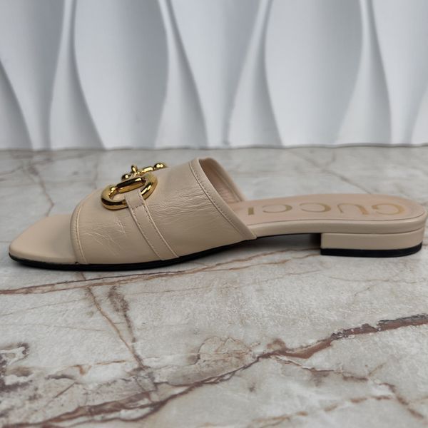 Horsebit Logo Sandal Flat Beige Leather
