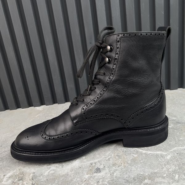 Combat Boots LV Medallion Wingtip Perforated Black Leather