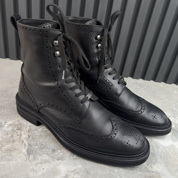 Combat Boots LV Medallion Wingtip Perforated Black Leather