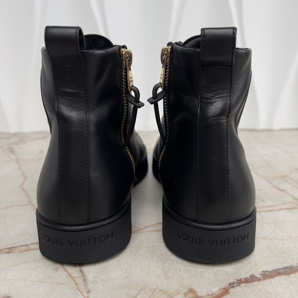 Stellar Circle Logo LV Sneakers Black Leather Fur