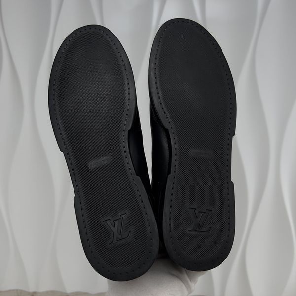 Stellar Circle Logo LV Sneakers Black Leather Fur