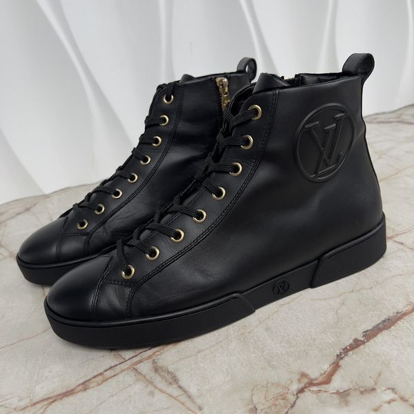 Stellar Circle Logo LV Sneakers Black Leather Fur