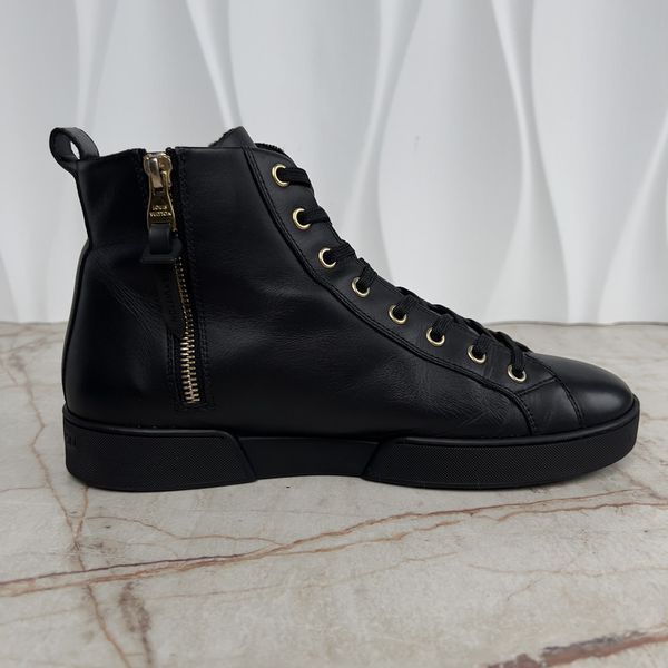 Stellar Circle Logo LV Sneakers Black Leather Fur