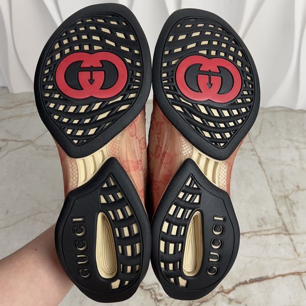 Run Interlocking GG Supreme Red Sneaker Canvas