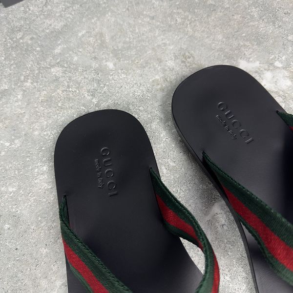 Web GG Buckle Thong Sandals Black Leather