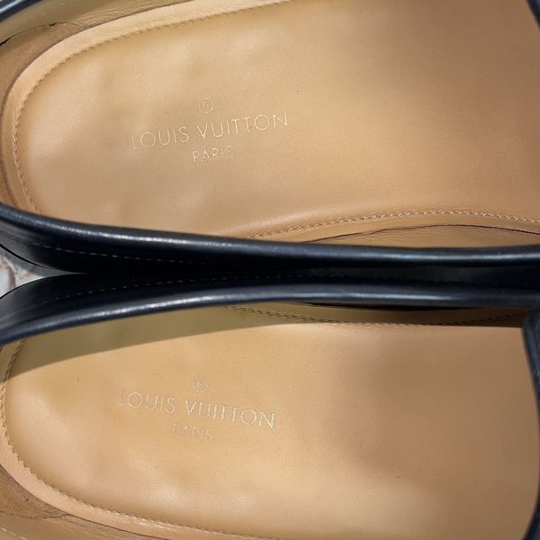 Montaigne Logo LV Loafers Black Leather