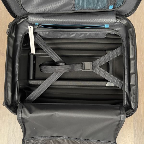 Валіза Nexis Onyx Black Spinner 55/20 ультра легка на 4-х коліщатках ручна поклажа ROXKIN 4087 фото