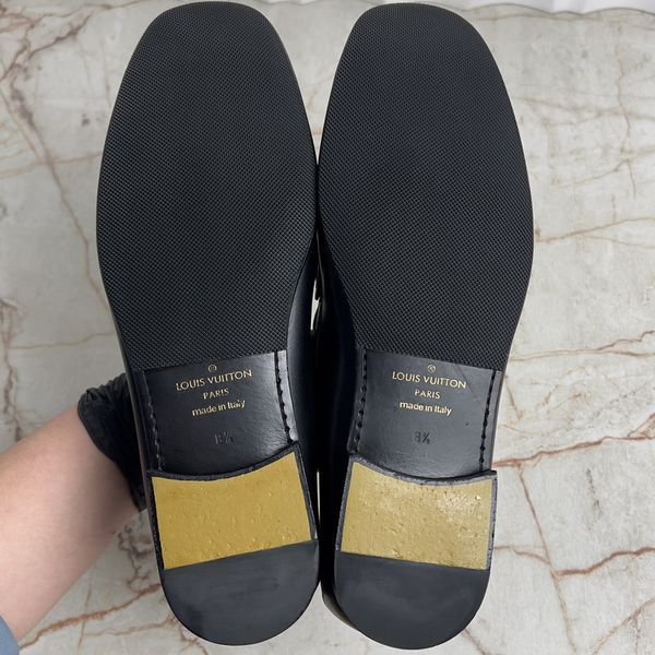 Montaigne Logo LV Loafers Black Leather