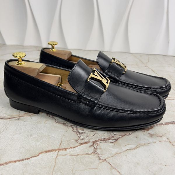 Montaigne Logo LV Loafers Black Leather
