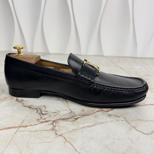 Montaigne Logo LV Loafers Black Leather