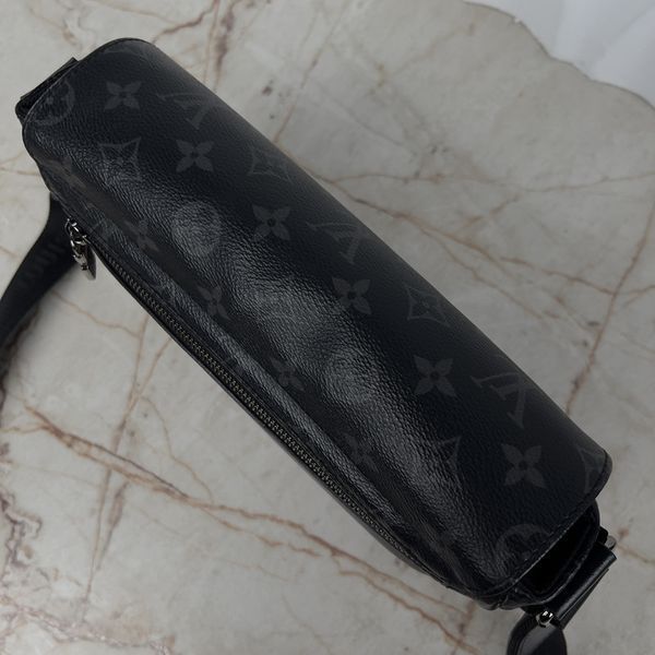 District PM Monogram Eclipse сумка кросбоді месенджер чорна 3845 фото