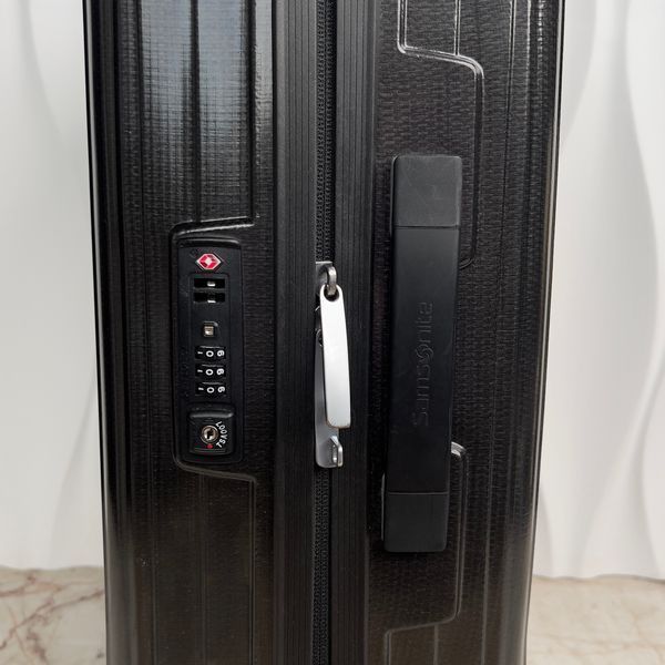Lite-Box Spinner 55/20 Cabin Strict валіза чорна з матеріалу Curv 4161 фото