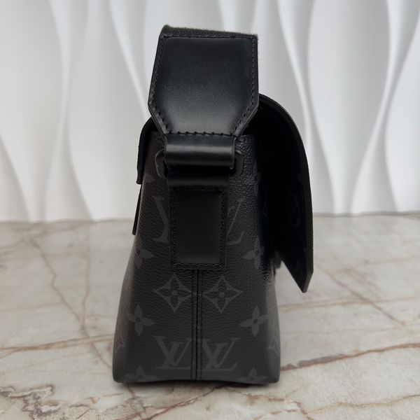 Louis Vuitton S-Cape Messenger Bag Monogram Eclipse Canvas