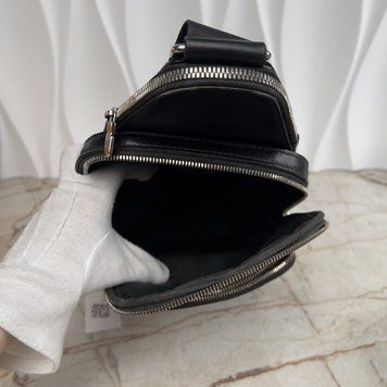 Avenue Monogram Macassar LV Canvas Slingbag