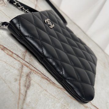 Uniform Quilted Crossody Bag Lambskin Pouch