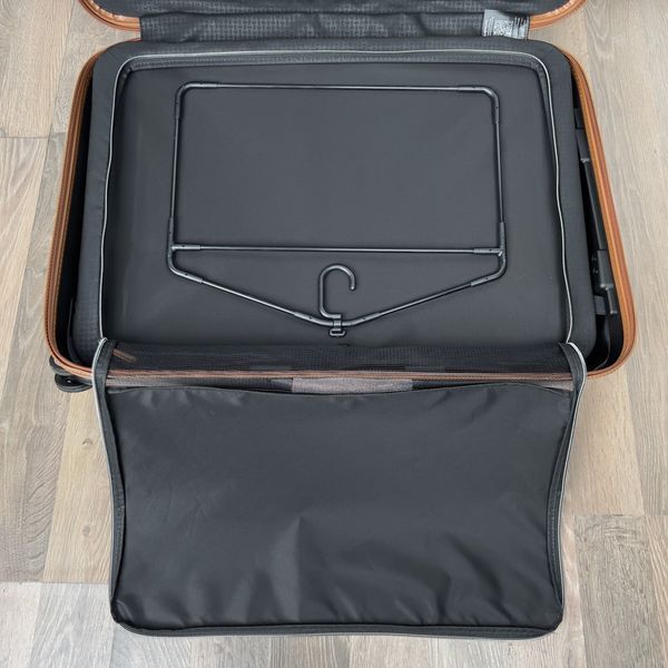Lite Cube DLX Curv Spinner 55/20 and NEW 76/28 Suitcase With Lite DLX Case