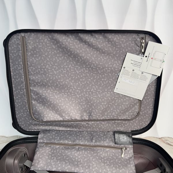Валіза Cosmolite Cabin Strict Spinner 55/20 FL2 кольору Bright Pink 4134 фото
