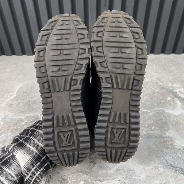 Run Away LV Circle Logo Sneakers Leather Mesh