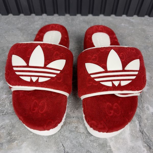 Adidas GG Logo шльопанці червоні махрові 2756 фото