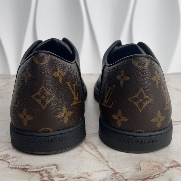 Line Up Monogram кросівки чорні шкіряні 3550 фото