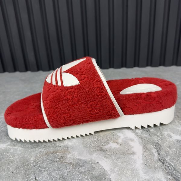Adidas GG Logo шльопанці червоні махрові 2756 фото