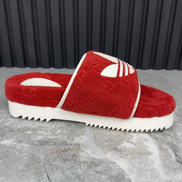 Adidas GG Logo шльопанці червоні махрові 2756 фото