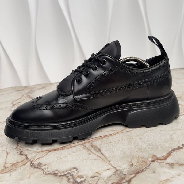 Monogram Bold Wingtip дербі чорні шкіряні 3666 фото