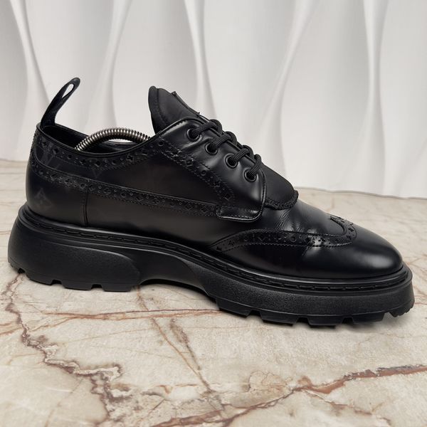 Monogram Bold Wingtip дербі чорні шкіряні 3666 фото