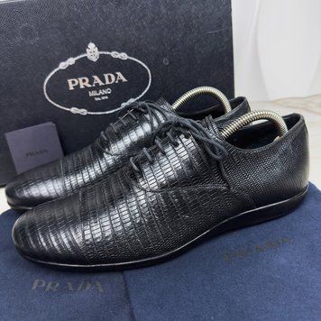 Classic derby shoes black lizard skin