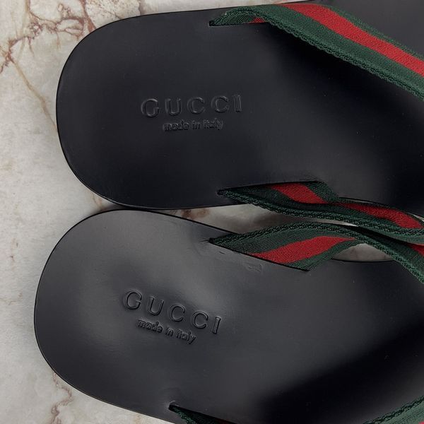 Web GG Interlocking Buckle Thong Sandals Black Leather