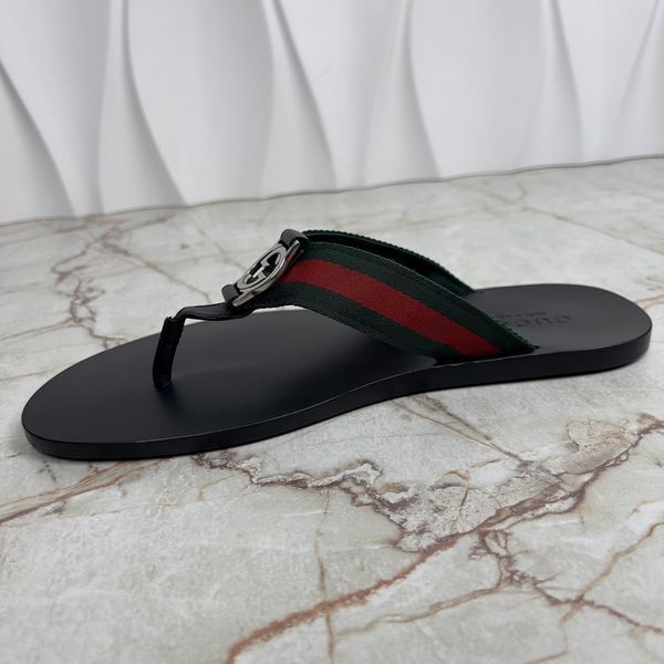 Web GG Interlocking Buckle Thong Sandals Black Leather