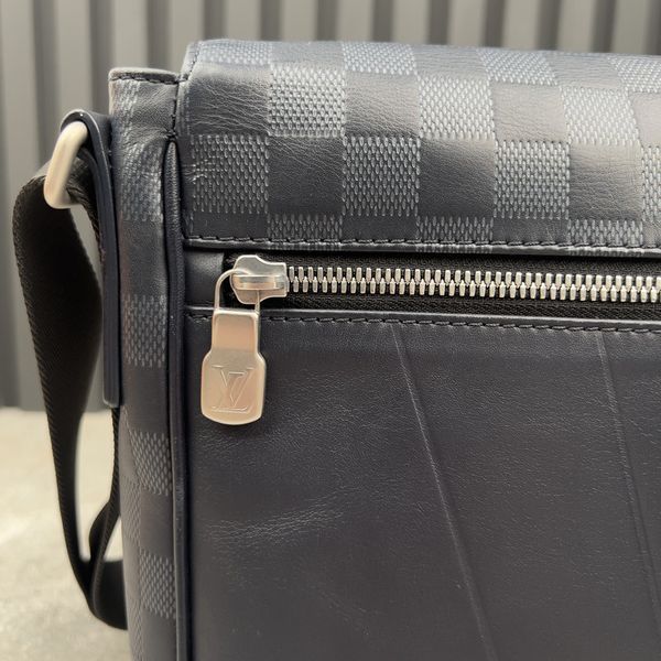 District Damier Infini Messenger Blue Leather